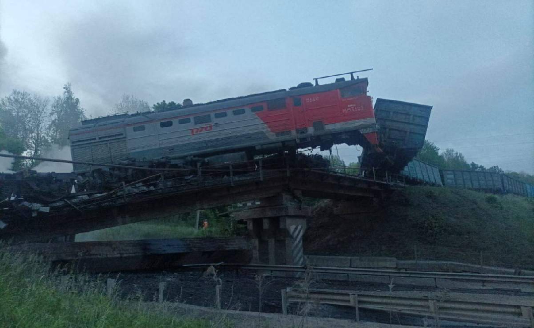 Bridge collapses in two Russian regions near Ukraine leave seven dead.