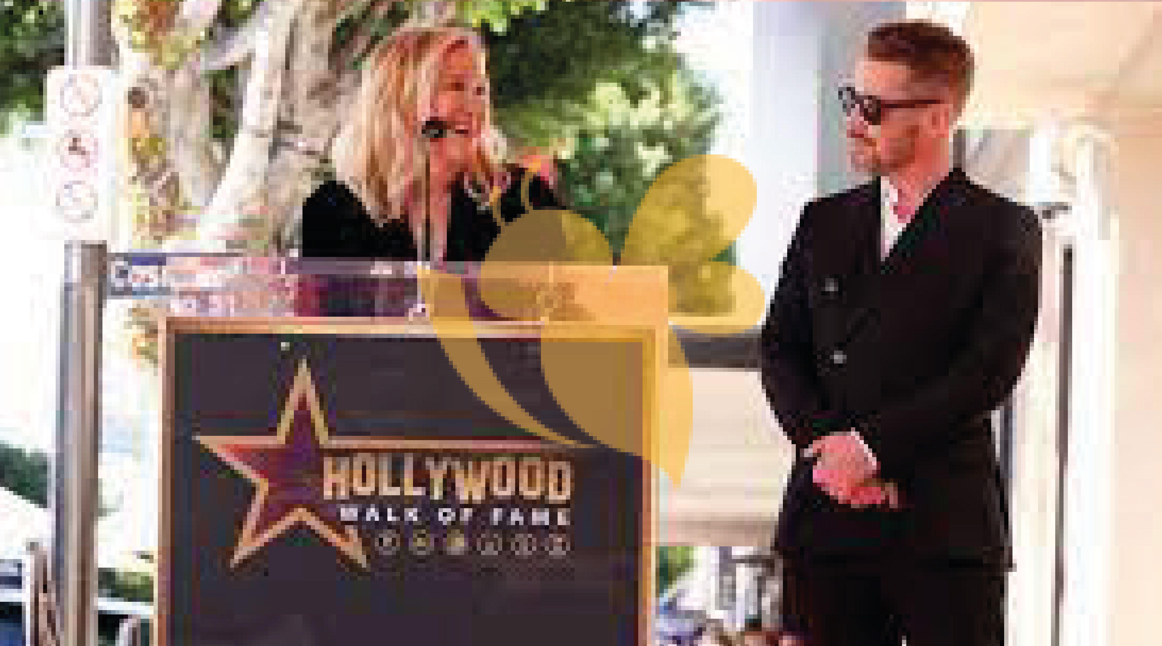 Home Alone star Macaulay Culkin honored during Walk of Fame ceremony and He gathered with Home Alone Mom Catherine OHara