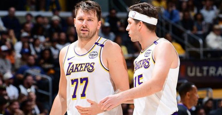 Lakers beat 107- 96 Suns to end losing steak