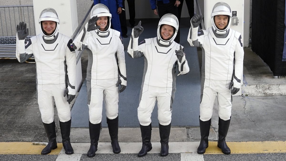 NASA Expedites Astronaut Return on SpaceX Capsule