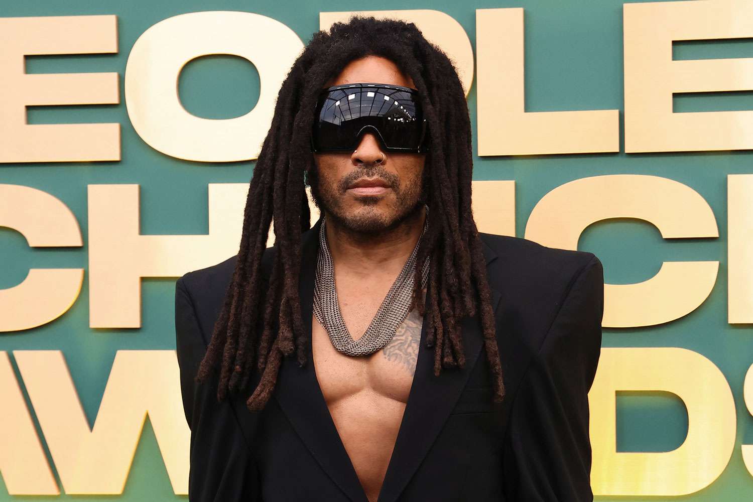 Lenny Kravitz Rocks at People’s Choice Awards