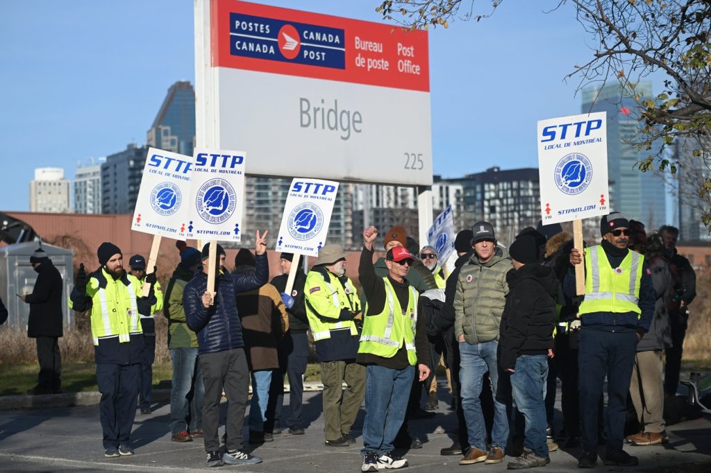 Thousands of Canadian postal workers strike for better wages