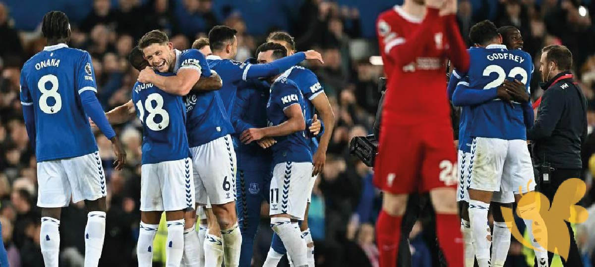 Premier League: Everton beat Liverpool 2-0