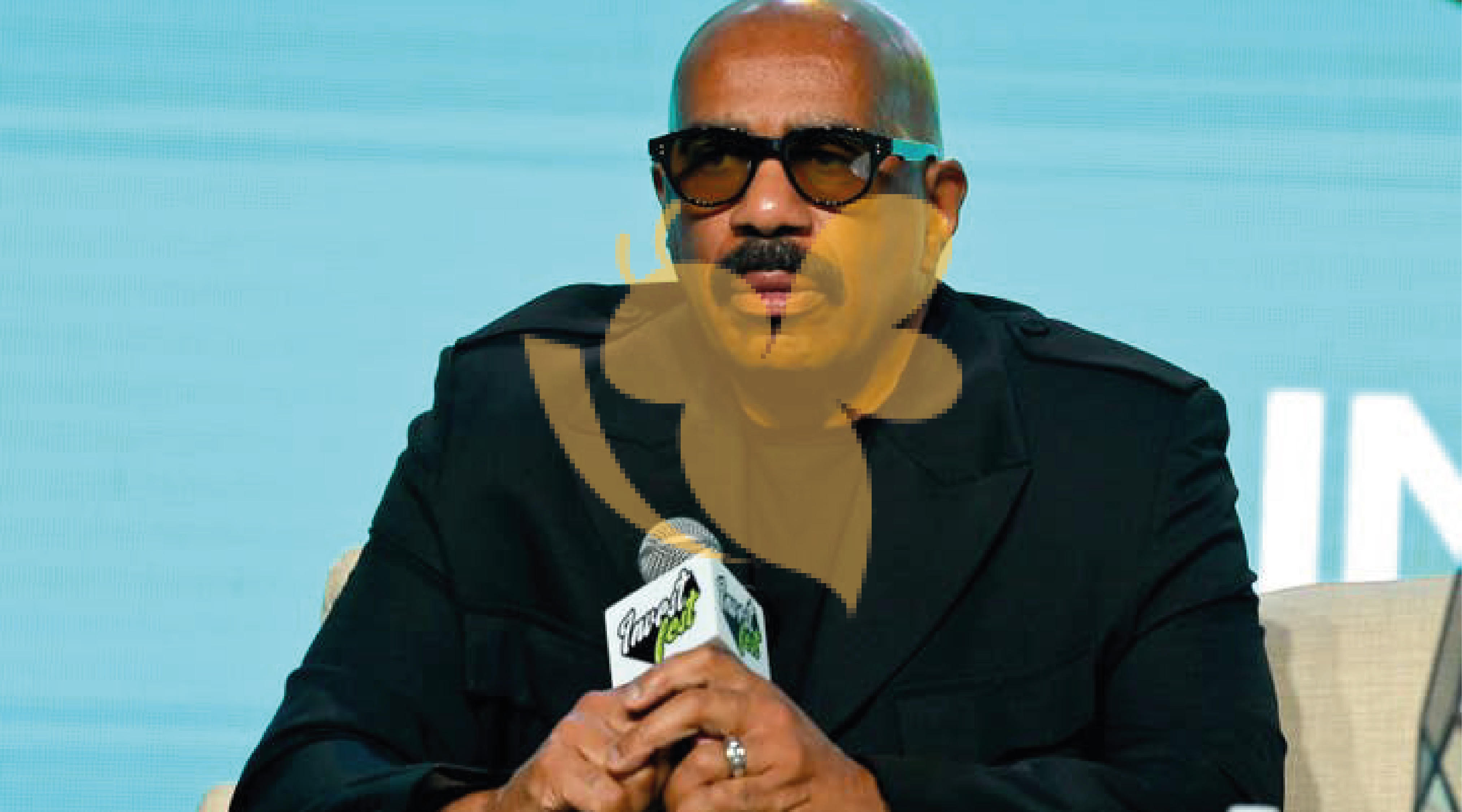 A post tweet leads Steve Harvey to apologies to the fans