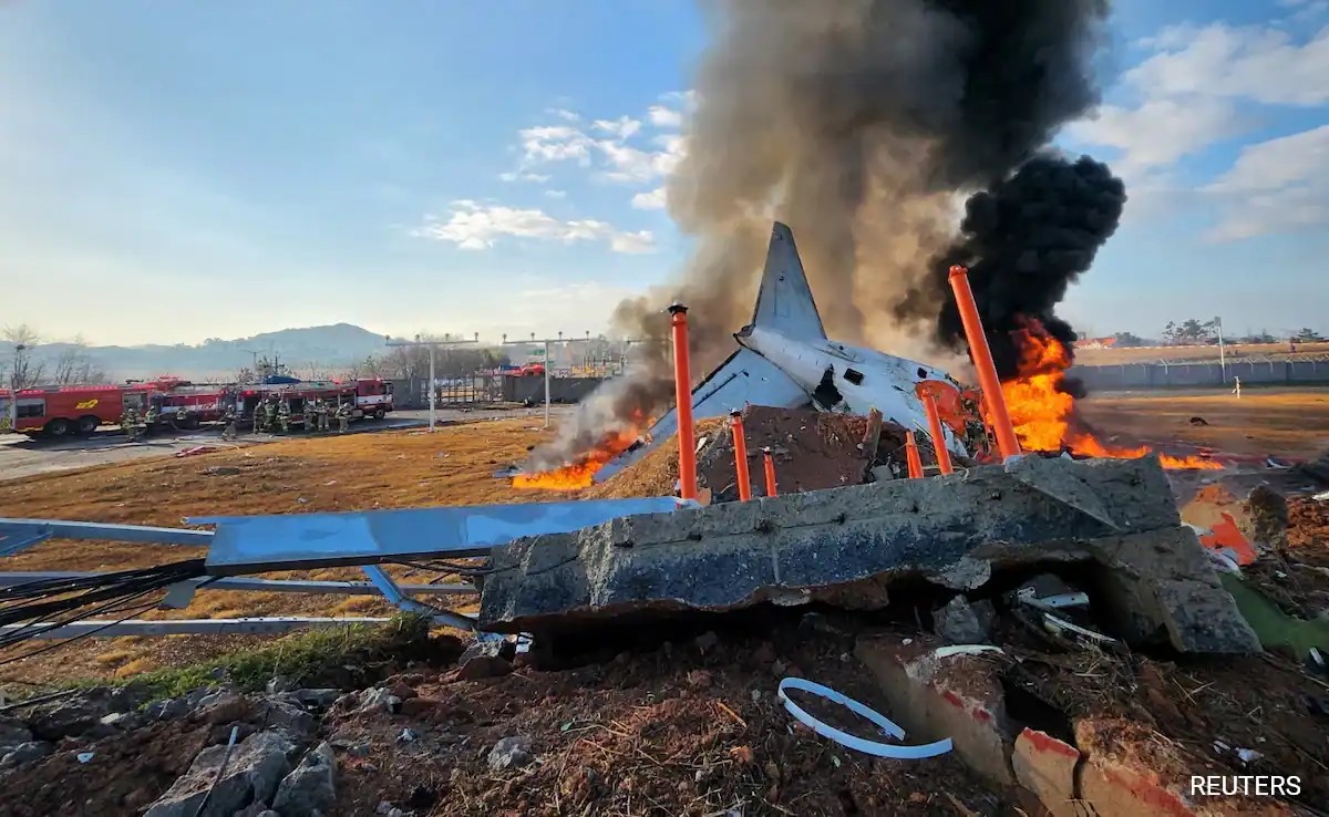 South Korea Plane Crash: Jeju Air Flight with 181 Onboard Crashes