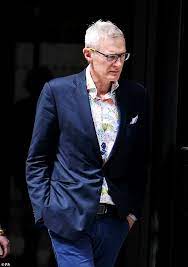 Jeremy Vine helps fellow victims tormented by DJ Alex